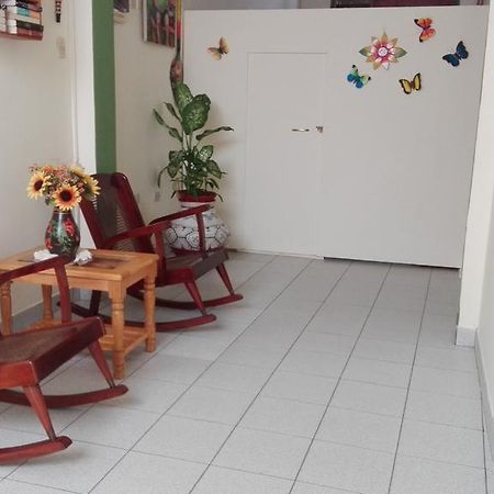Hostal El Colibri Ікітос Екстер'єр фото