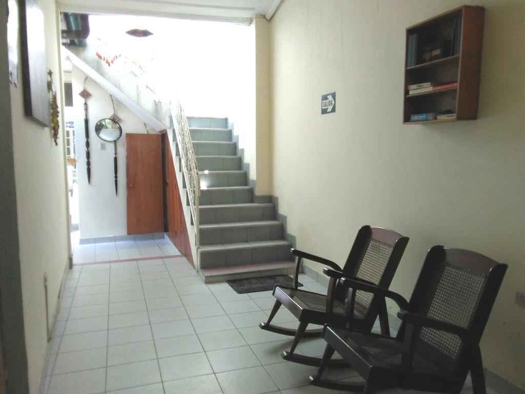 Hostal El Colibri Ікітос Екстер'єр фото
