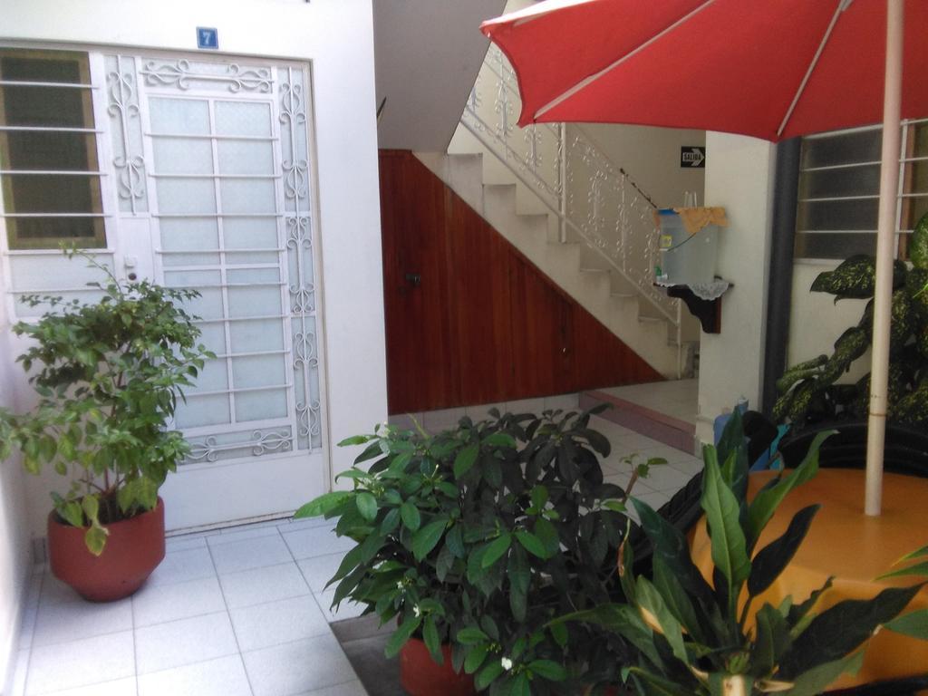 Hostal El Colibri Ікітос Екстер'єр фото