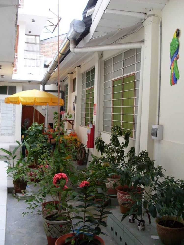 Hostal El Colibri Ікітос Екстер'єр фото