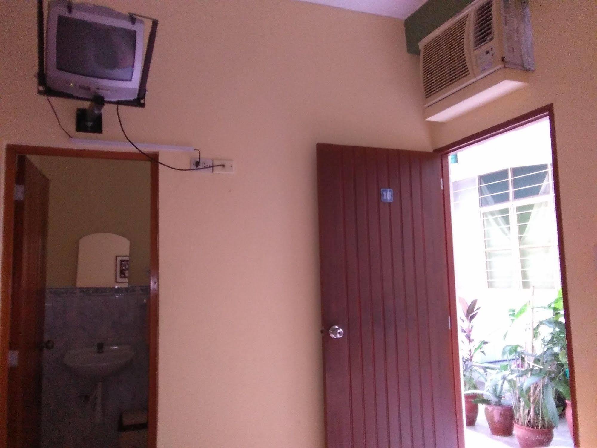 Hostal El Colibri Ікітос Екстер'єр фото