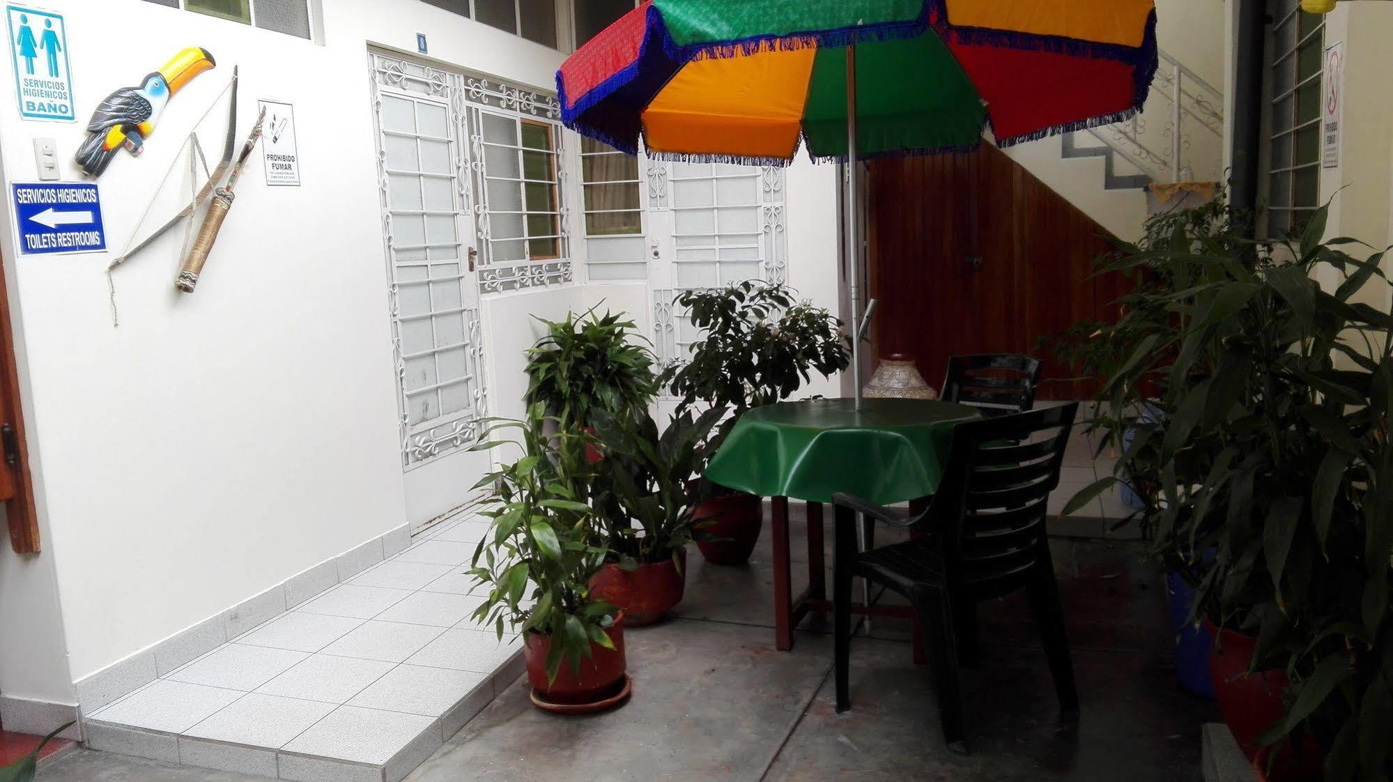 Hostal El Colibri Ікітос Екстер'єр фото